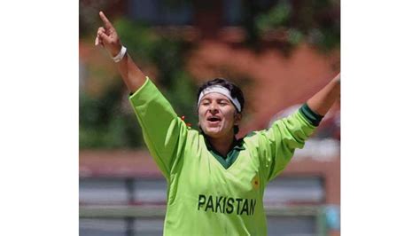 Nida Dar makes Pakistan history with Sydney Thunder deal - Daily Times