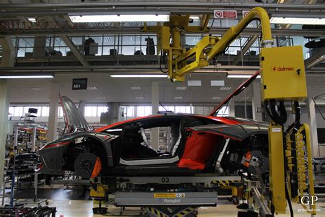 Inside the Lamborghini factory - making of Aventador - factory tour