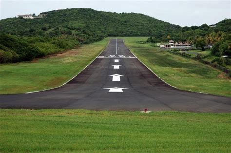 Mustique Airport, Mustique Island, San Vicente y las Granadinas Información Turística