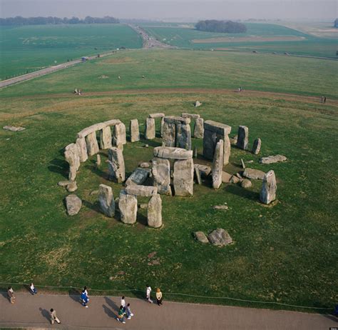 Researchers Discover The Famous Bluestones Of Stonehenge Can Actually “Sing”