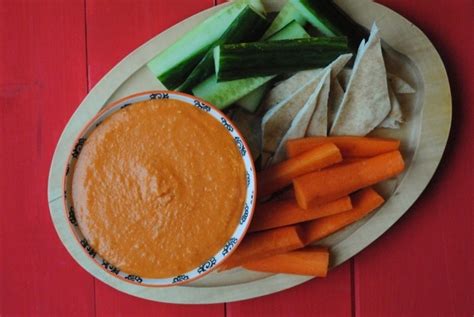 Easy Roasted Red Pepper Hummus - Hungry Healthy Happy