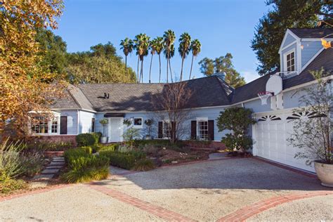 Former Fox Music head Robert Kraft seeks a buyer for Encino house - Los ...