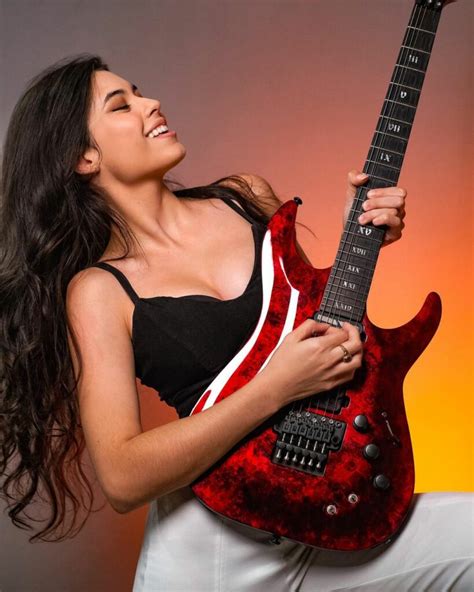 Larissa Liveir (Guitarist) Wiki, Age, Height, Boyfriend, Family, Net Worth, Biography & More ...