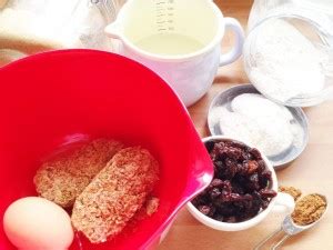 Easy Weekend Weetabix Cake (Fat Free and High Fibre) | Mini Yummers