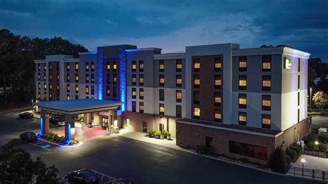 HOLIDAY INN EXPRESS & SUITES NEWPORT NEWS $99 ($̶1̶1̶3̶) - Updated 2023 Prices & Hotel Reviews - VA