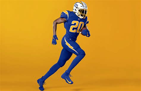 Los Angeles Chargers Unveil New Uniforms – SportsLogos.Net News