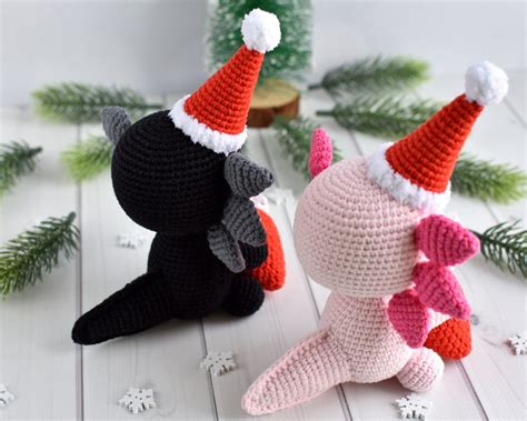 Christmas axolotl toy crochet / Black Axolotl Santa / Axolotl | Etsy