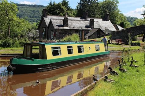 Castle Narrowboats (Gilwern) - 2021 All You Need to Know Before You Go (with Photos) - Gilwern ...