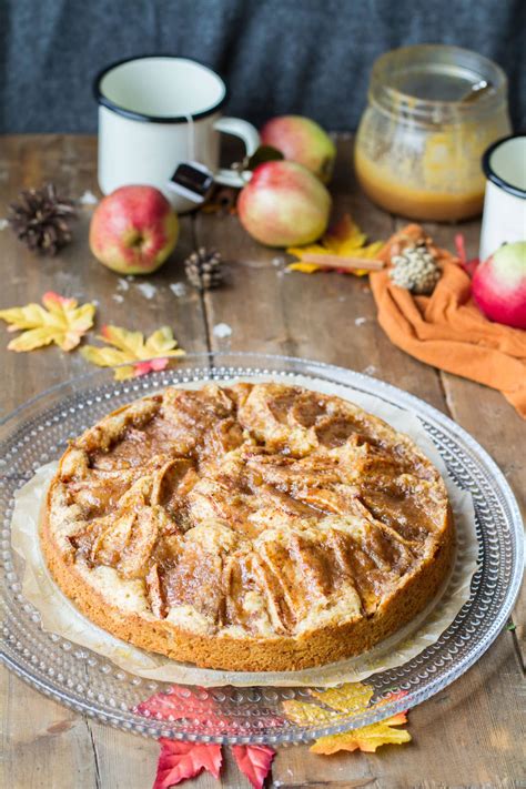 Simple Caramel Apple Pie Cake with Cinnamon Crumb Topping - Ginger with ...