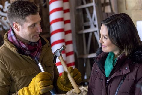 Preview + Sneak Peek - Christmas Festival of Ice | Hallmark Channel