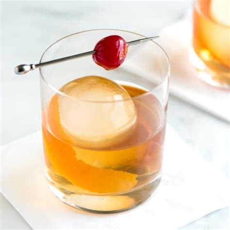 Classic Bourbon Manhattan Cocktail Recipe