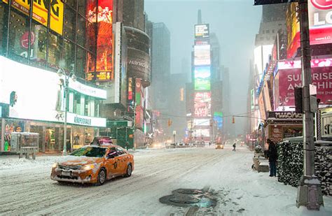 1,200+ Times Square Snow Stock Photos, Pictures & Royalty-Free Images ...