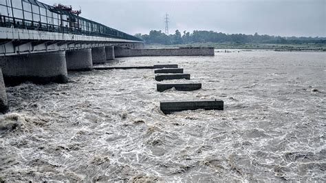 Water level in Yamuna river rises, nears ‘warning mark’ - india news ...