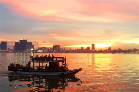 One and a Half Hours Sunset Cruise with Unlimited Beer, Soft Drinks and Fruits 2022 - Phnom Penh