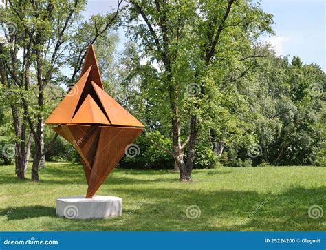 Modern Sculpture In The Botanical Garden Editorial Image - Image: 25224200