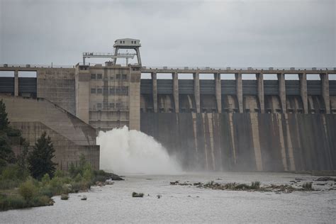 Sluices stay closed as Vaal Dam reaches 100% capacity | The Citizen