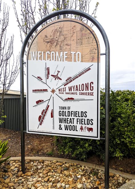 Town Sign – West Wyalong Signs