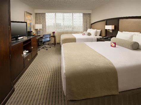 Crowne Plaza Seattle Airport | Get the Best Accommodation Deal - Book Self-Catering or Bed and ...