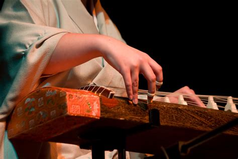 Koto | A performer playing a koto from Japan during the 2009… | Flickr