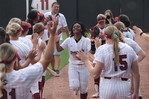 Seniors honored as Gamecock softball drops final home series to ...