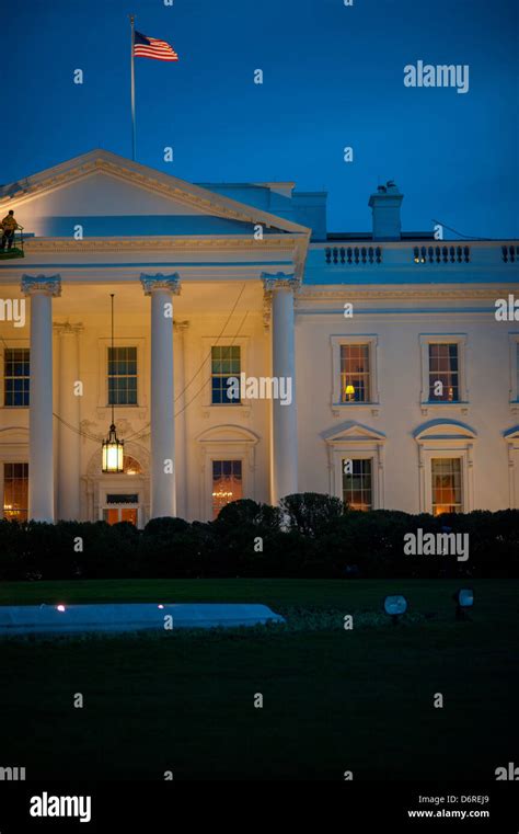 USA, Washington DC, White House at night Stock Photo - Alamy