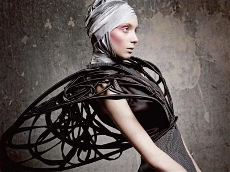 The Art Form of Avant-Garde Fashion and Its Purpose | VALLEY Magazine