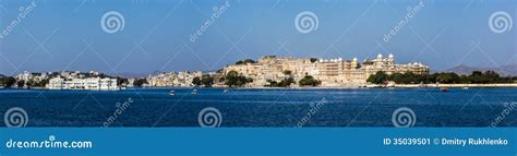 Panorama of Lake Pichola, Lake Palace and City Palace. Udaipur, Stock ...