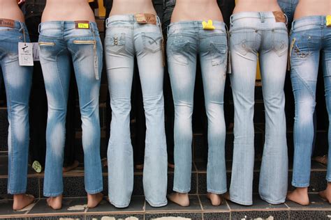 File:Mannequin with jeans.jpg - Wikipedia