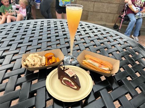 REVIEW: All-New Menu Debuts at Le Marché de Noël Holiday Kitchen for the 2021 EPCOT ...