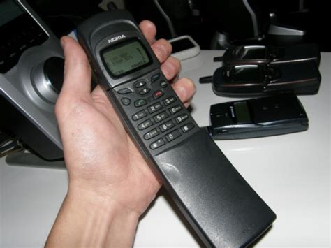 File:Old Nokia banana.JPG - Wikimedia Commons