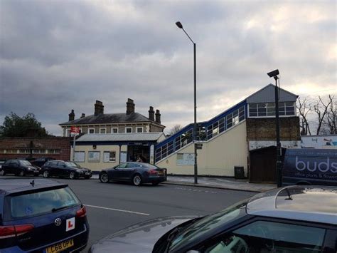 Map of Teddington station, London