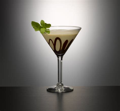 Mint Bailey's Chocolate Martini | Visit GarnishBar for more … | Flickr