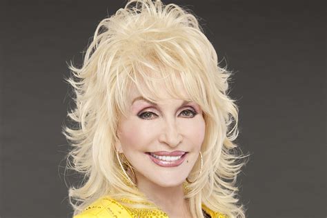 Dolly Parton Earns Willie Nelson Lifetime Achievement Award