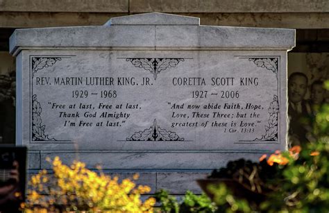 Martin Luther King Jr. Tomb Photograph by Mark Chandler - Fine Art America