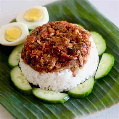 Nasi Lemak - Traditional Indo-Malay Recipe | 196 flavors