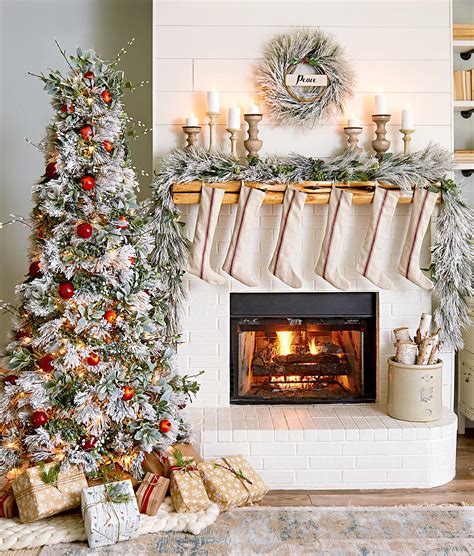 19 Farmhouse Christmas Decor Ideas to Make Your Space More Festive