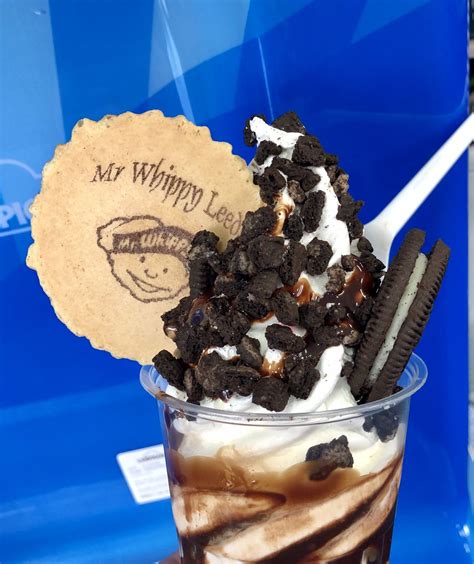 Oreo sundae | Vintage ice cream, Ice cream companies, Mr whippy