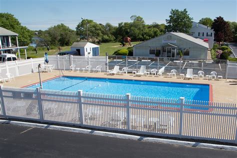 Tidewater Inn Pool: Pictures & Reviews - Tripadvisor