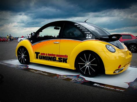 Sweet Black n Yellow Bug | New vw beetle custom, Vw new beetle, Vw beetles