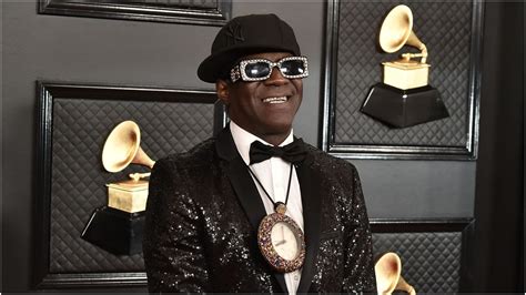 How old is Flavor Flav? Rapper's mugshot goes viral after he is ...