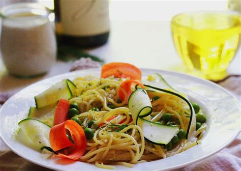 Spring Veggie Pasta Dish With An Easy To Make Vegan Lemon-Dill Cream ...