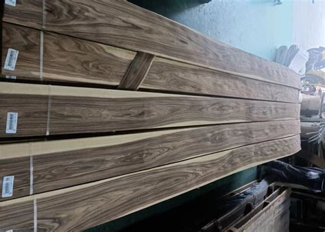 Natural Sliced Brazilian Rosewood Veneer Sheets Crown Cut Veneer Sheet