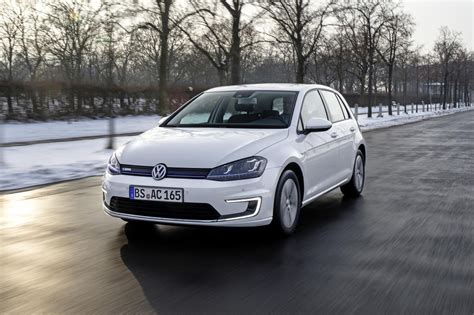 Volkswagen Begins Sales of All-Electric Golf in Britain - autoevolution