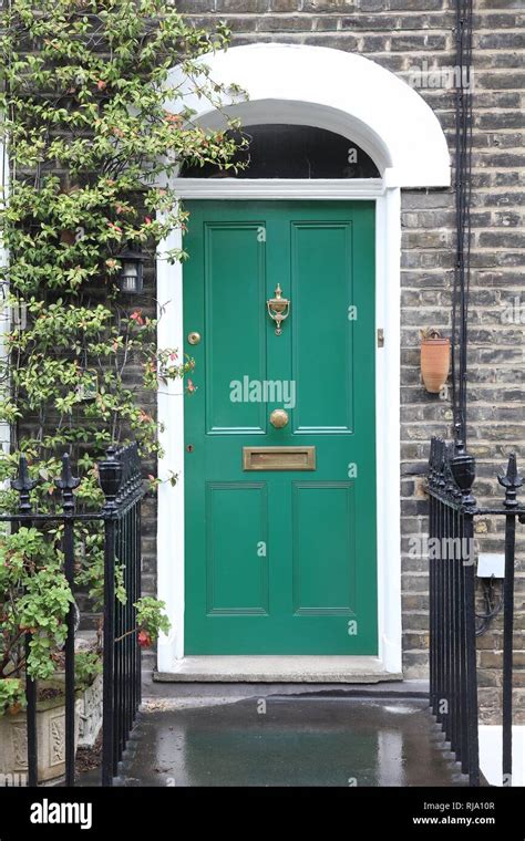 London, United Kingdom - typical Victorian architecture door Stock Photo - Alamy