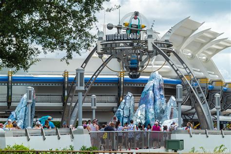 Tomorrowland bridge entrance sign to get an all new look later this summer