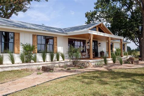 Fixer Upper: A Family Home Resurrected in Rural Texas | HGTV's Fixer ...