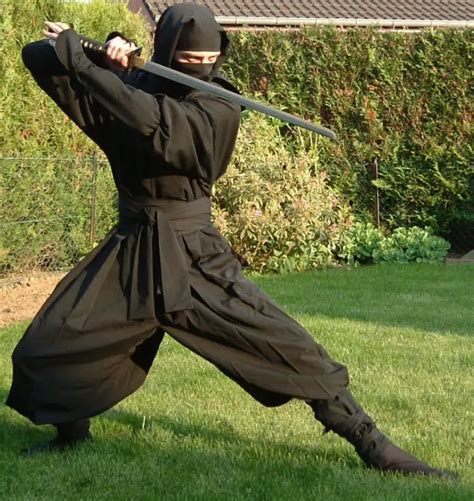 Ninja Vs Samurai? What's The Difference? - QUESTION JAPAN