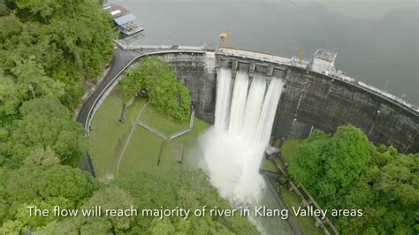 Klang Gate Dam reservoir gate fully opened! 19 Dec 2021 10am - YouTube