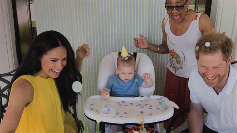 Estas son las inéditas fotos de Archie, el hijo del príncipe Harry y Meghan Markle | Gente ...