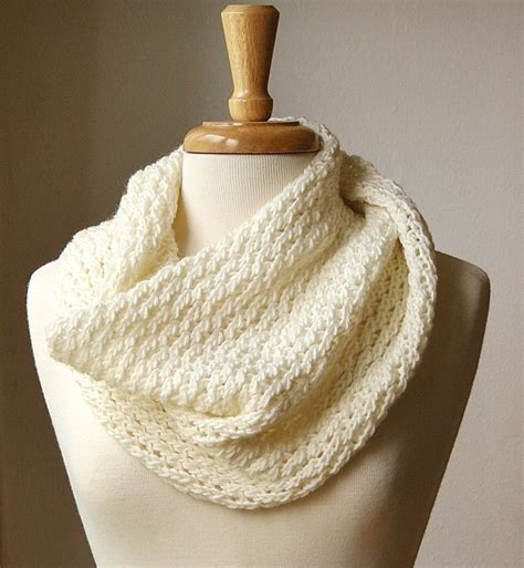 Infinity Scarf KNITTING PATTERN. Circular scarf snood. Bridget Cowl.